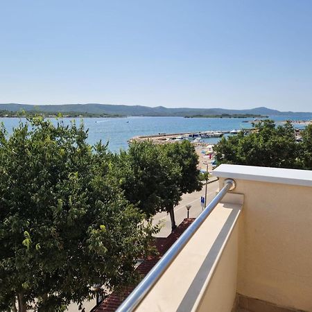 Seaside Apartments Turanj Bagian luar foto