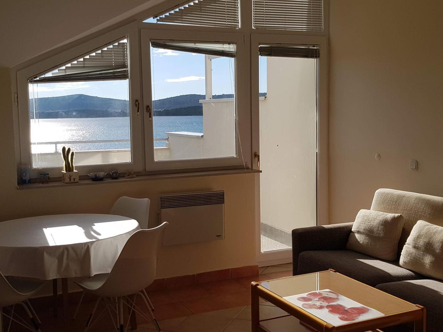 Seaside Apartments Turanj Bagian luar foto
