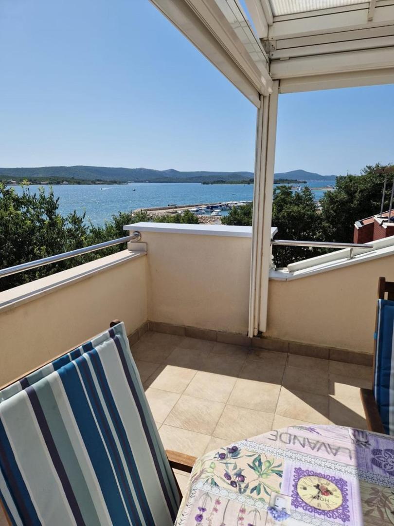 Seaside Apartments Turanj Bagian luar foto