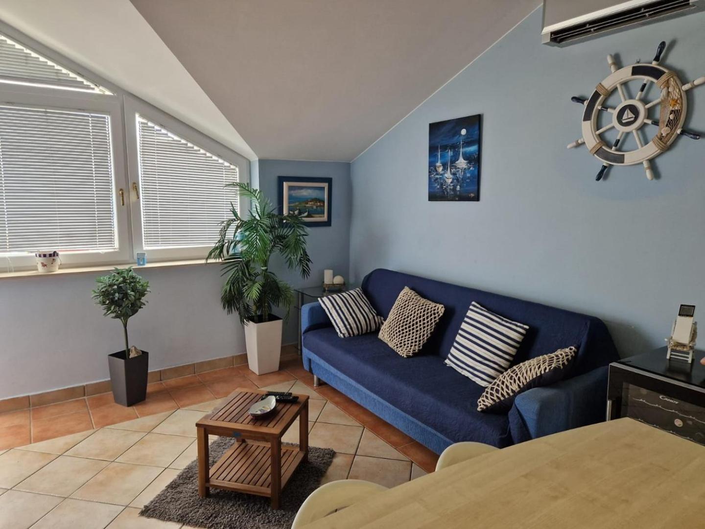 Seaside Apartments Turanj Bagian luar foto